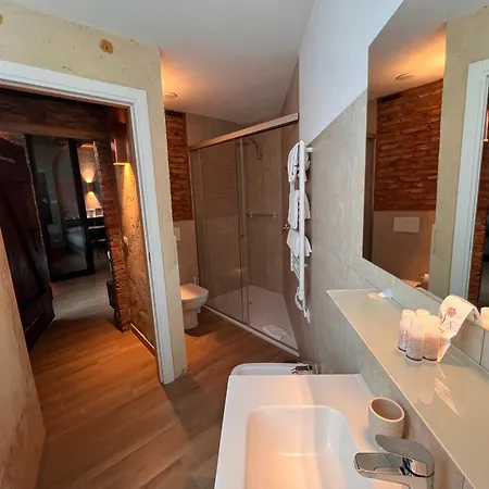 Emme Loft I Orange Moon - Vibrant Modern Luxury Loft בית נופש מילאנו