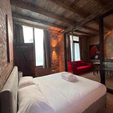 בית נופש Emme Loft I Orange Moon - Vibrant Modern Luxury Loft *