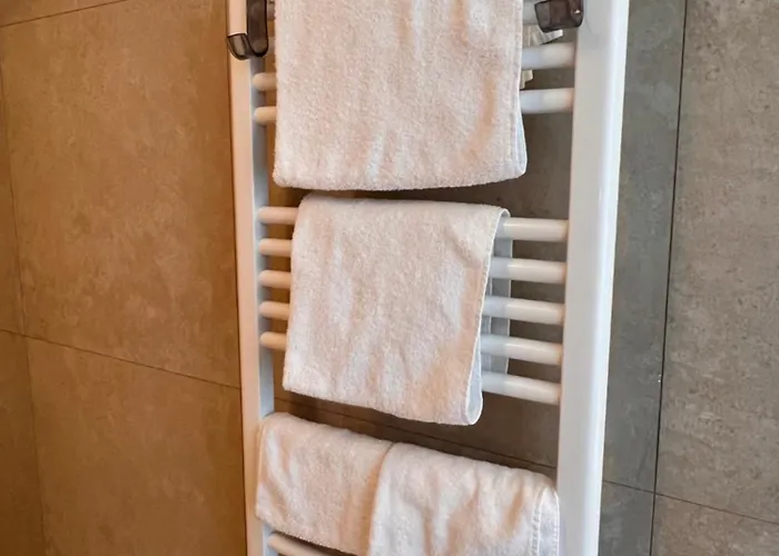 Vakantiehuis Emme Loft I Orange Moon - Vibrant Modern Luxury Loft Milaan