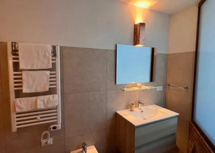 Vakantiehuis Emme Loft I Orange Moon - Vibrant Modern Luxury Loft *